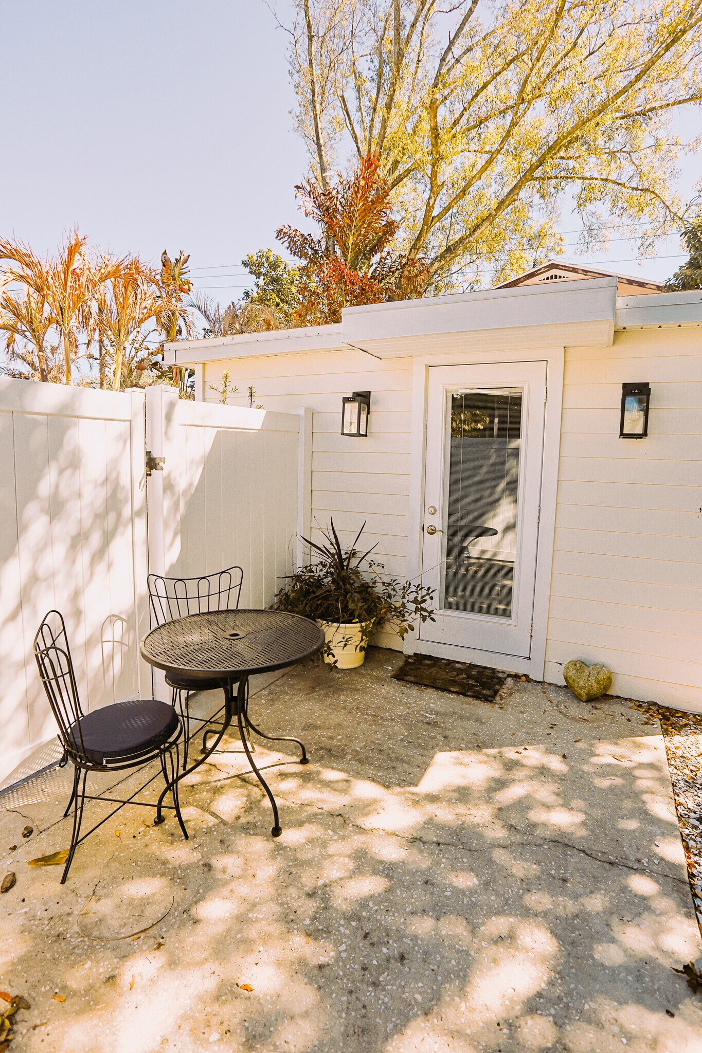 Building Photo - 6007 N Orange Blossom Ave