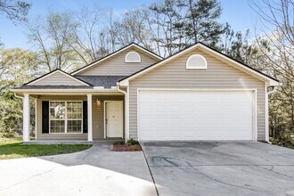 Building Photo - 223 Elm Dr