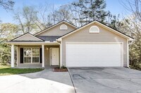Building Photo - 223 Elm Dr