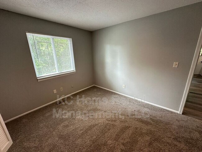 Building Photo - 8209 Webster Avenue