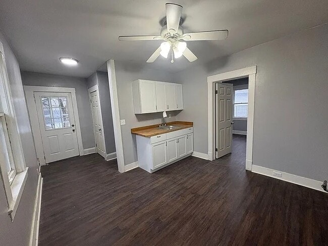 Building Photo - 2117 Halstead Ave