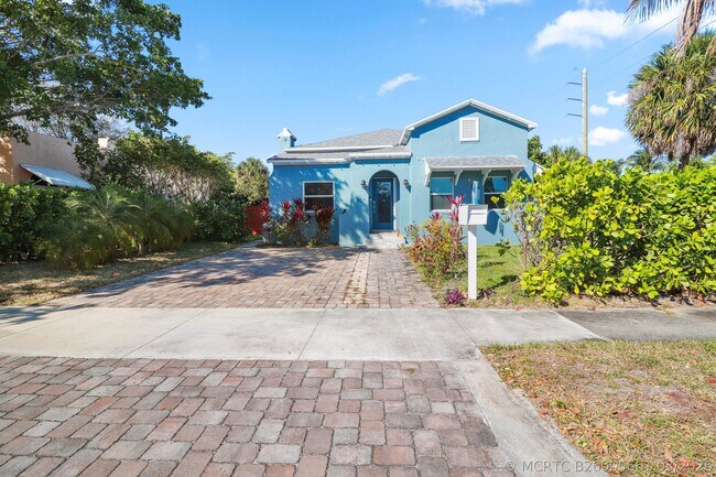 Building Photo - 301 Hawthorne Dr