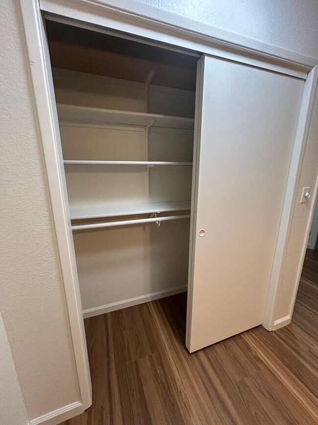 Building Photo - Available on 05/05/26, 1170 sq ft, 3 Bedrooms, 1.5 Baths, 2 Assigned Parking at Palehua Hale in M...