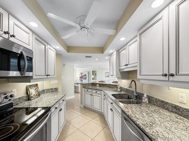 Building Photo - 3000 N Ocean Dr