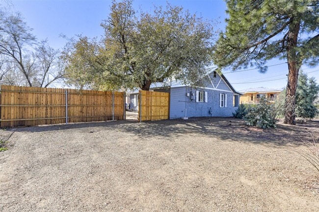 Building Photo - 2 Bedroom 1 Bath Single Family Home in Prescott