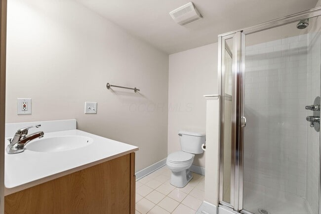 Building Photo - 975 N 6th St