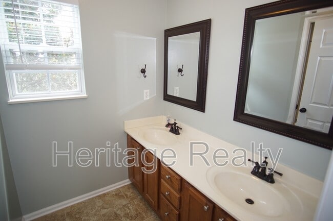 Building Photo - 818 Coleville Way