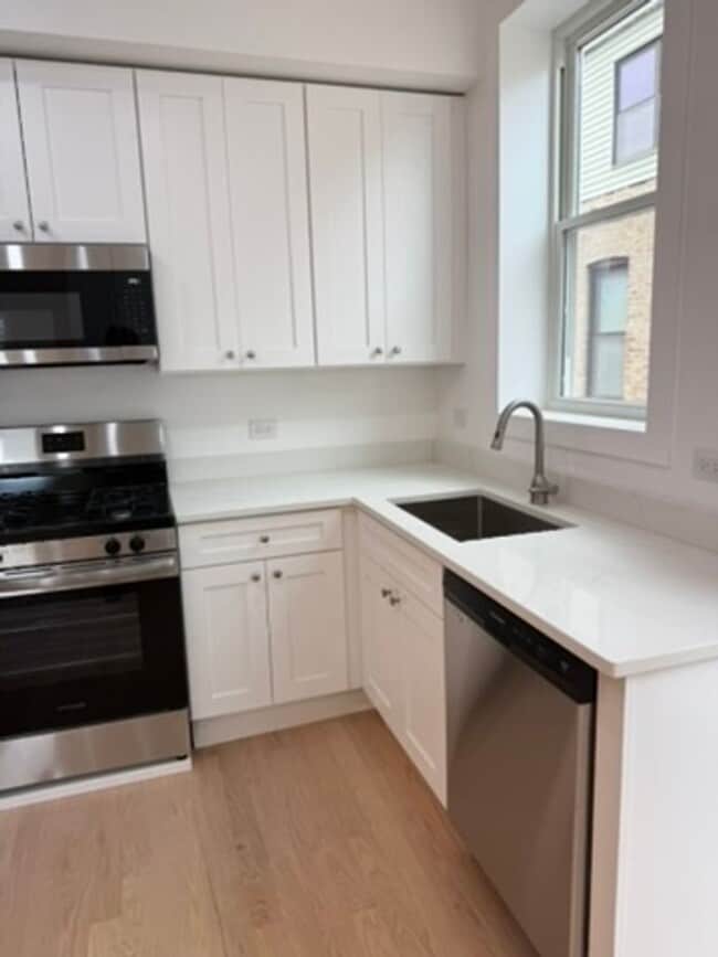 Building Photo - 1634 W 21st St