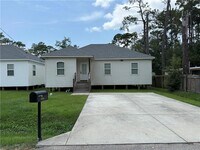 Building Photo - 57415 Oak Ave