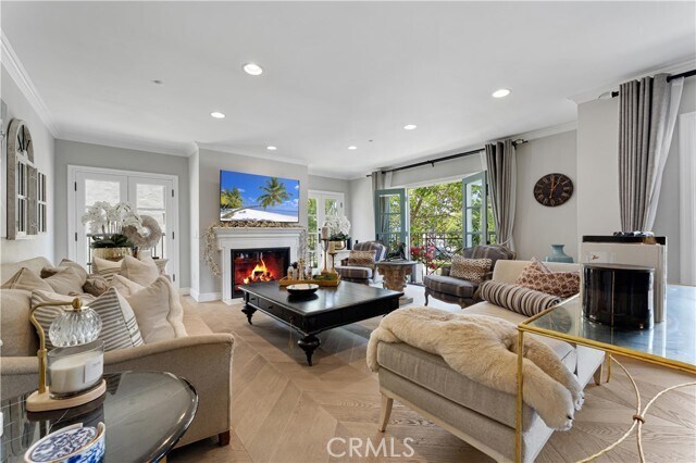 Building Photo - 277 S Spalding Dr