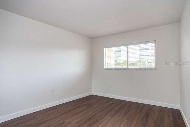 Building Photo - 1361 Snell Isle Blvd NE