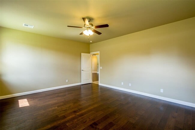 Building Photo - 2701 Hermoso Cir