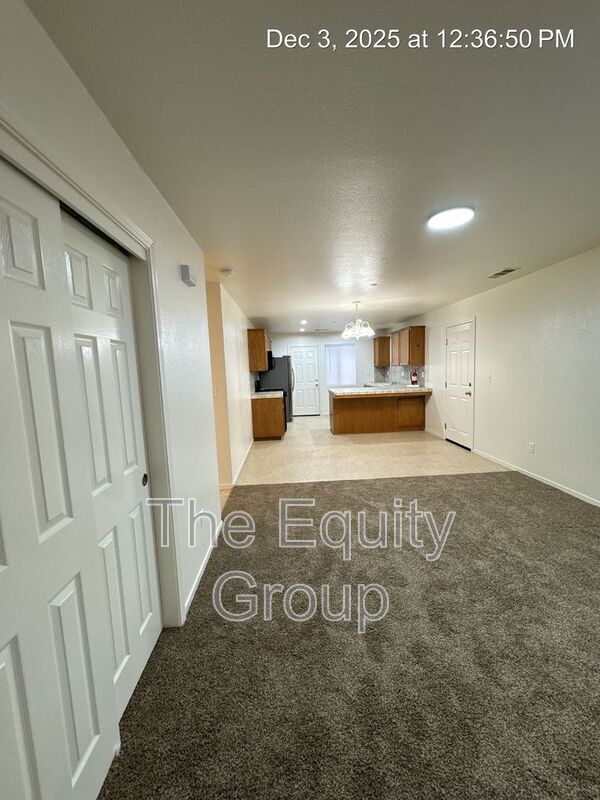 Primary Photo - 2132 W Lark Ave