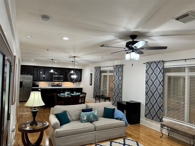 Building Photo - 2208 Postoffice St