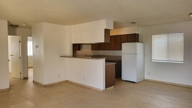 Building Photo - 3117 E Carey Ave