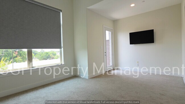 Building Photo - 13222 Bee St
