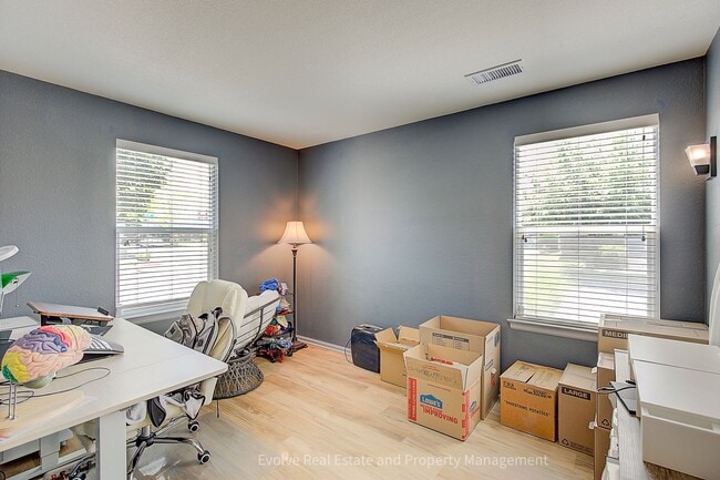 Building Photo - Evolve Real Estate: Beautiful Corner Townhome Available for Move-in on July 21st!