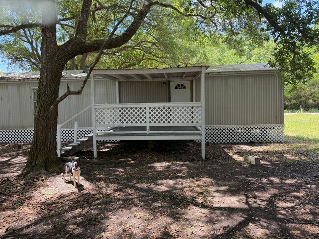 Building Photo - 3 bed 2 bath manufactures home available now