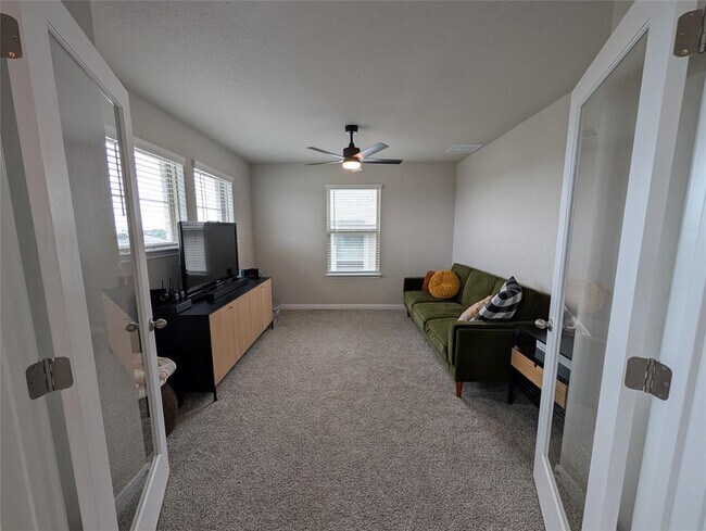 Building Photo - 3030 Charyn Wy