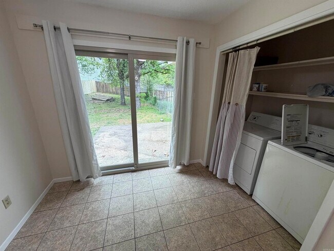 Building Photo - 12 Southland Ct