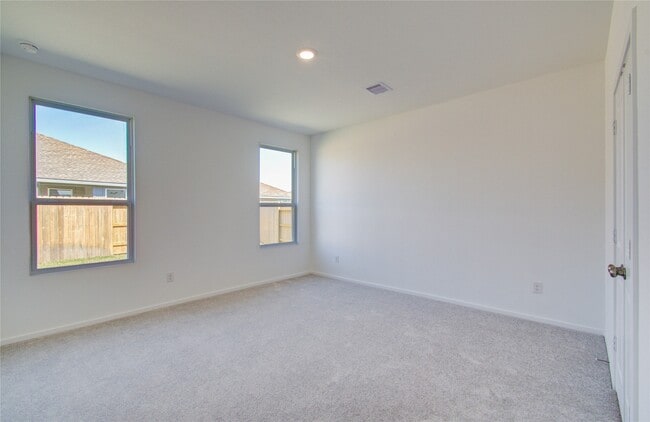 Building Photo - 26514 Foxtail Fern Dr