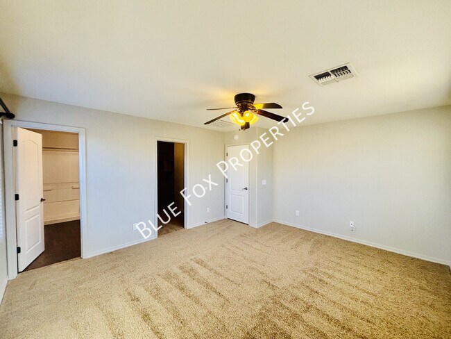 Building Photo - 5858 E Sanderling Dr