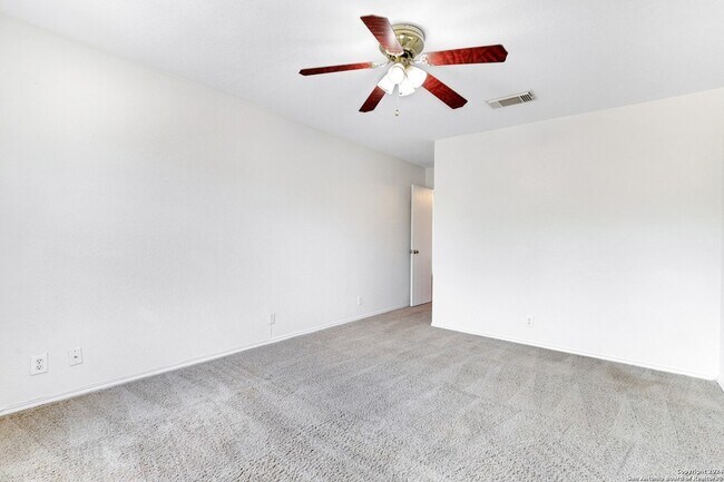 Building Photo - 10106 Amber Flora Dr