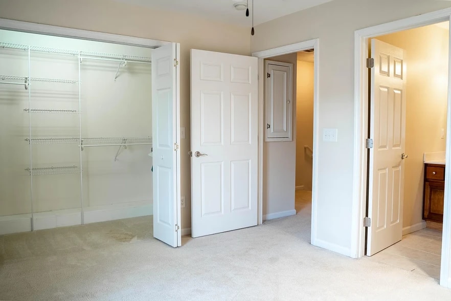 Bedroom and Closet - 1709 Cherokee Rd
