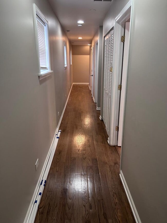 Building Photo - 5905 S Indiana Ave