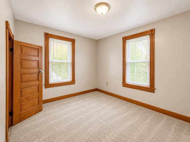 Building Photo - Classic Charm Meets Modern Updates in This Spacious Home ?