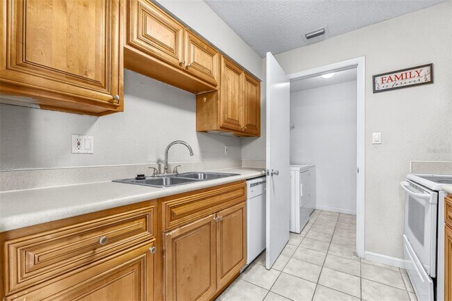 Building Photo - 13287 Arbor Pointe Cir