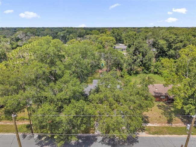 Building Photo - 518 Lavon Dr