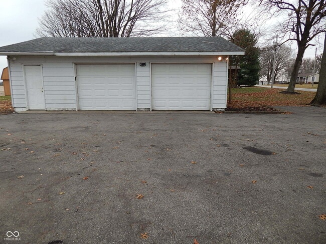 Building Photo - 1402 S Franklin Rd