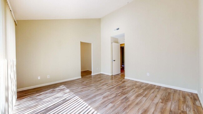 Building Photo - PURE Property Management Presents: Beautiful 3 Bedroom/2 Bath in Santa Rosa!