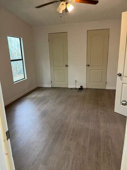 Building Photo - 109 Caracas St