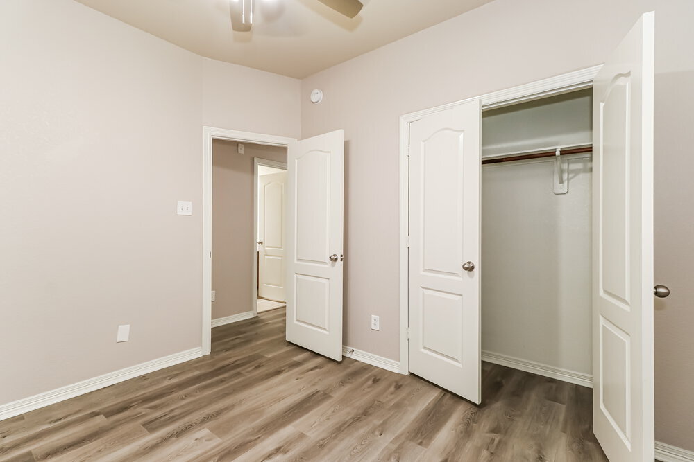 Building Photo - 969 Oak Lynn Dr