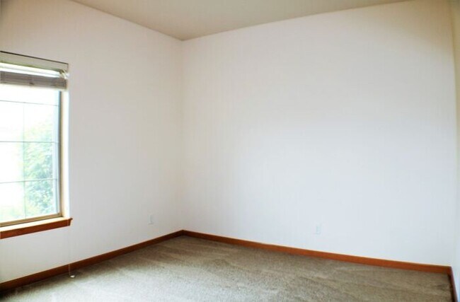 Building Photo - $1,275 | 2 Bedroom, 2 Bathroom Condo | Sublease | *Pet Friendly | Available for November 9th, 202...