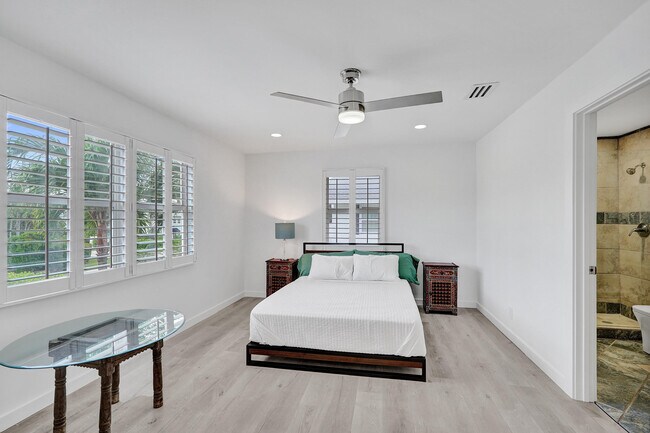 Building Photo - 3018 Spanish Trail