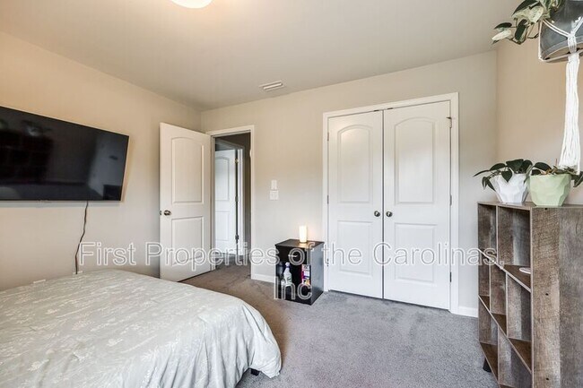Building Photo - 7545 Hartsfield Dr