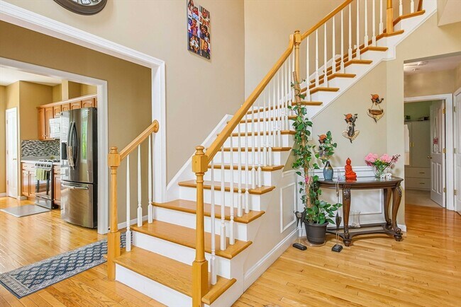 Building Photo - 68 Buttercup Ln