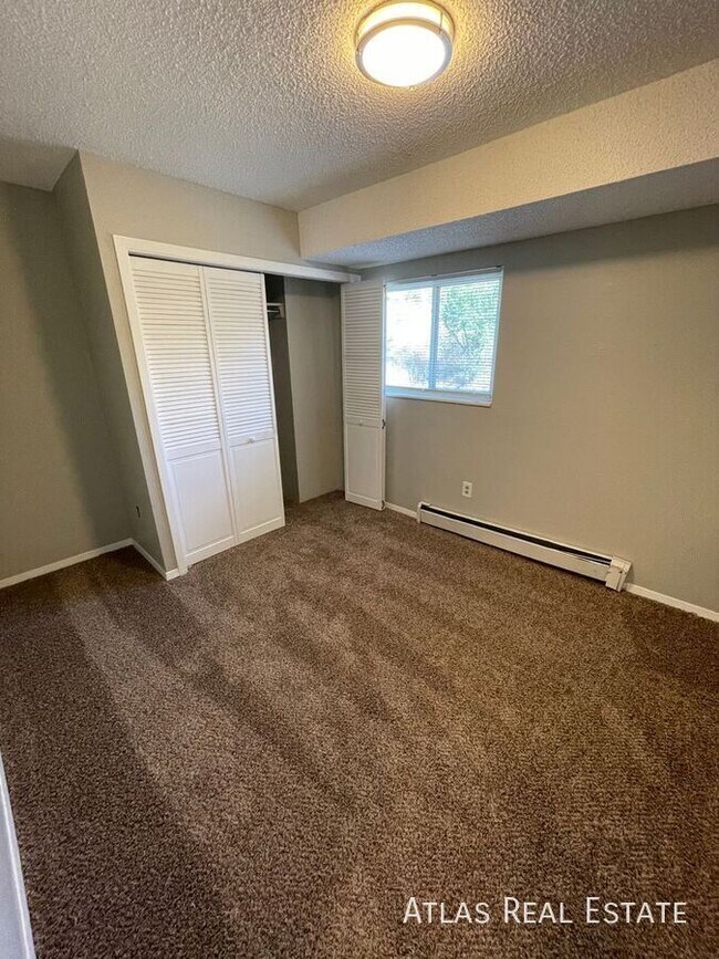 Building Photo - 415 St Vrain Pl