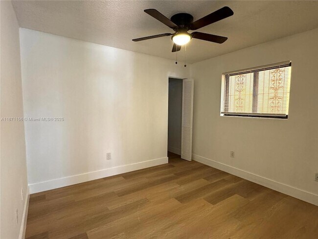 Building Photo - 2732 W 54th St