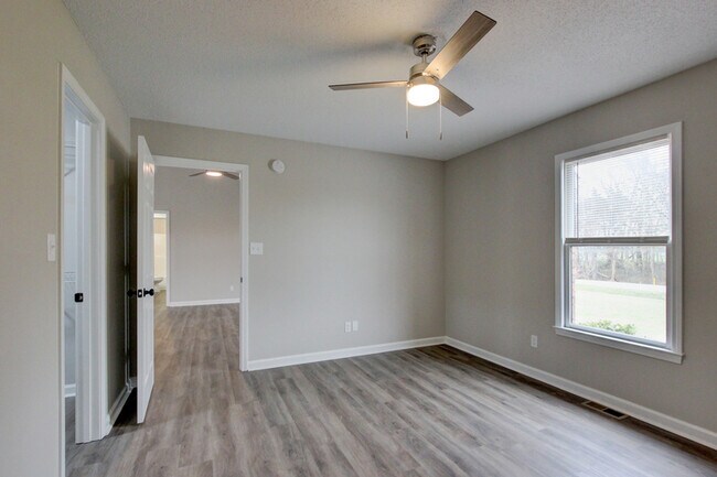 Building Photo - 2481 Clarksville Rd
