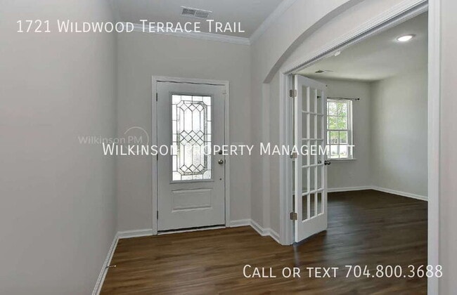 Building Photo - 1721 Wildwood Terrace Trl
