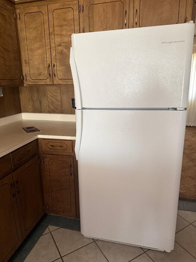 Building Photo - Large Vintage Home Available