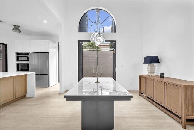 Building Photo - 6438 Via Rosa