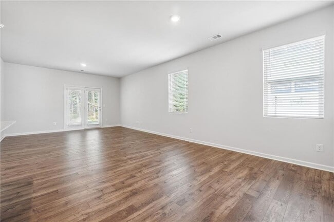 Building Photo - 177 Whitewood Dr