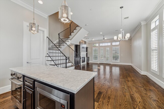 Building Photo - 4001 Lanark Ln