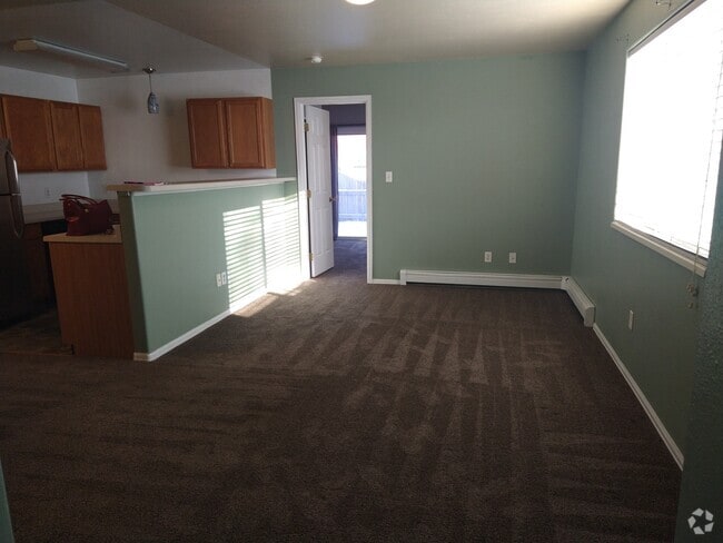 Building Photo - 395 Sunnyside Ct