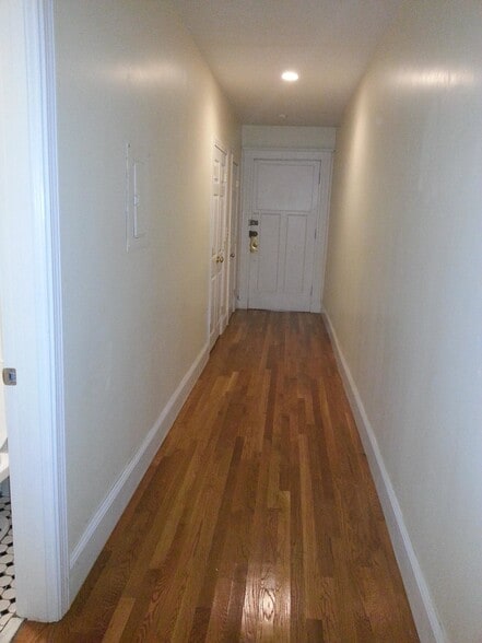 Building Photo - 66 Egmont St